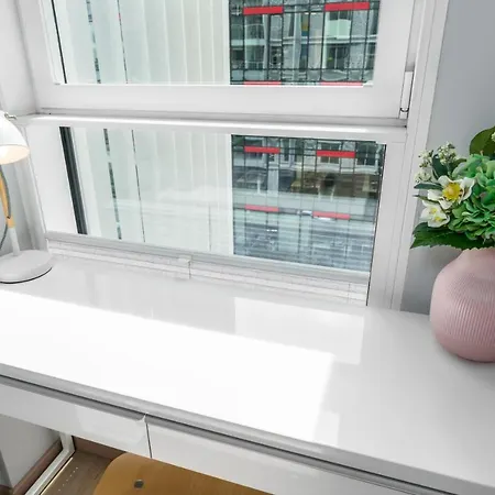 Lägenhet Towarowa By Renters Poznań