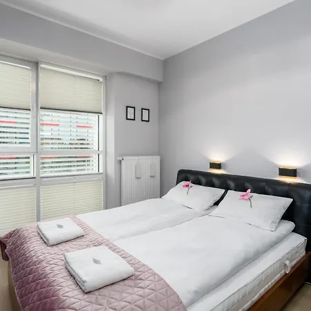 Lägenhet Towarowa By Renters Poznań