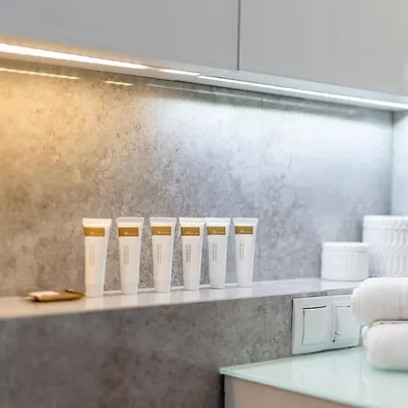 Towarowa By Renters Apartment Poznan