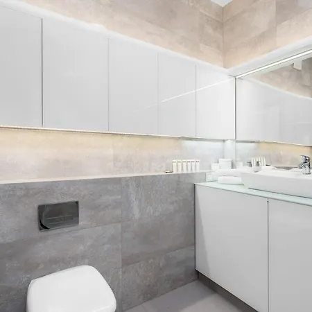 Towarowa By Renters 포즈난