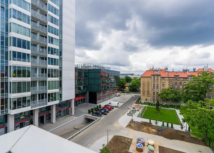 Towarowa By Renters Apartament