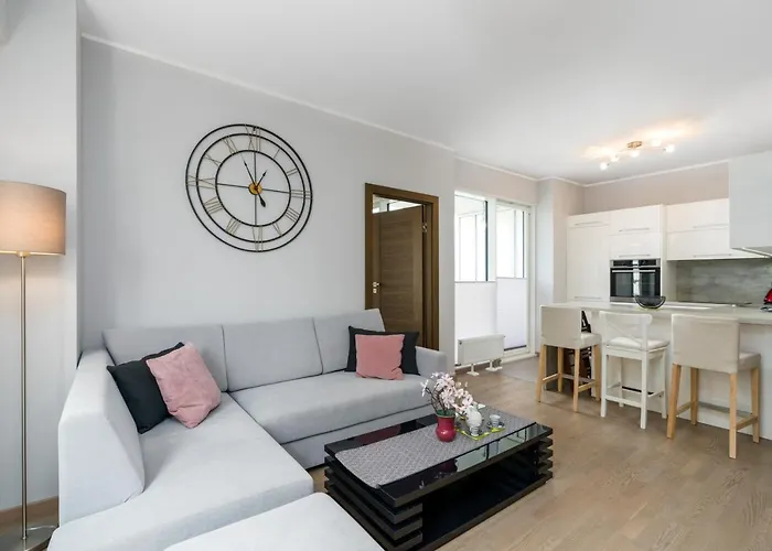 Towarowa By Renters Poznań