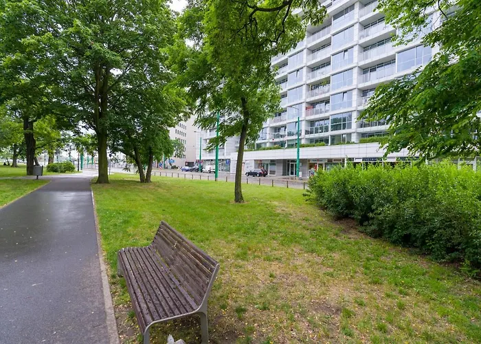 Towarowa By Renters Apartament