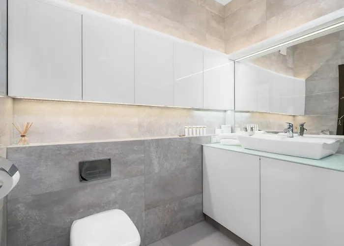 Towarowa By Renters Poznań